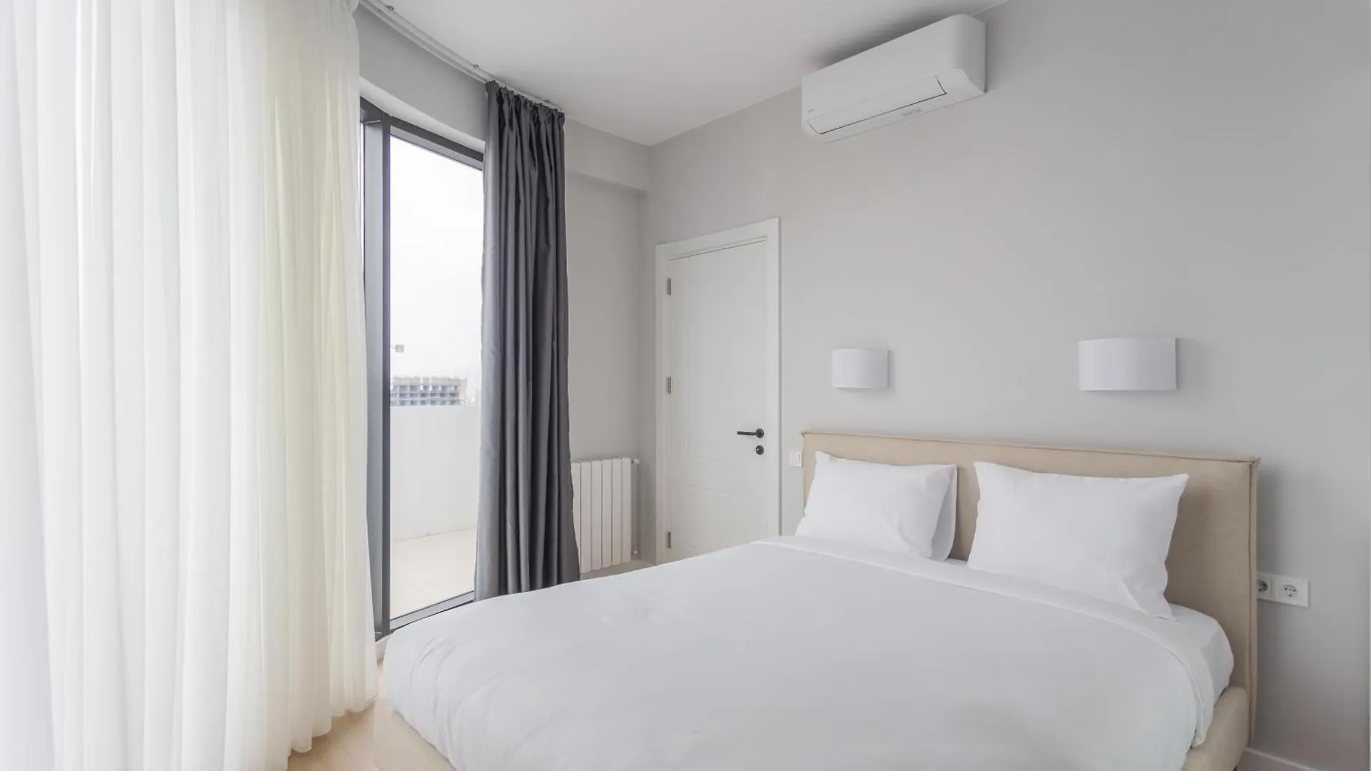 Nova Concierge Aparthotel Batumi 4*,  Georgien