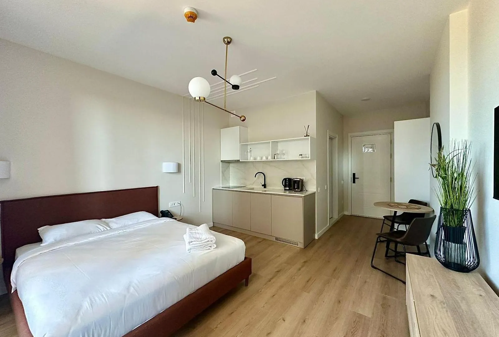 Nova Concierge Aparthotel Batumi 4*,  Georgien