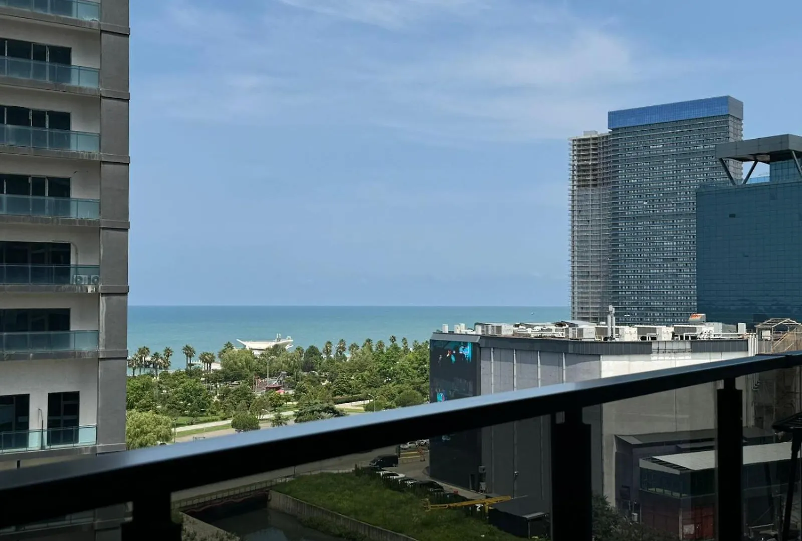 Nova Concierge Aparthotel Batumi 4*,  Georgien
